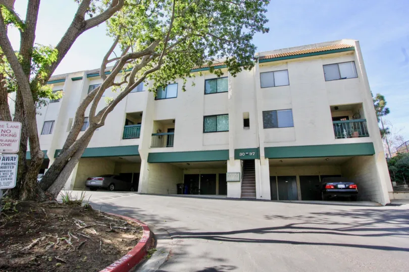 A House with Car Parking and trees around in Forest Park Plaza of Clairemont Mesa City