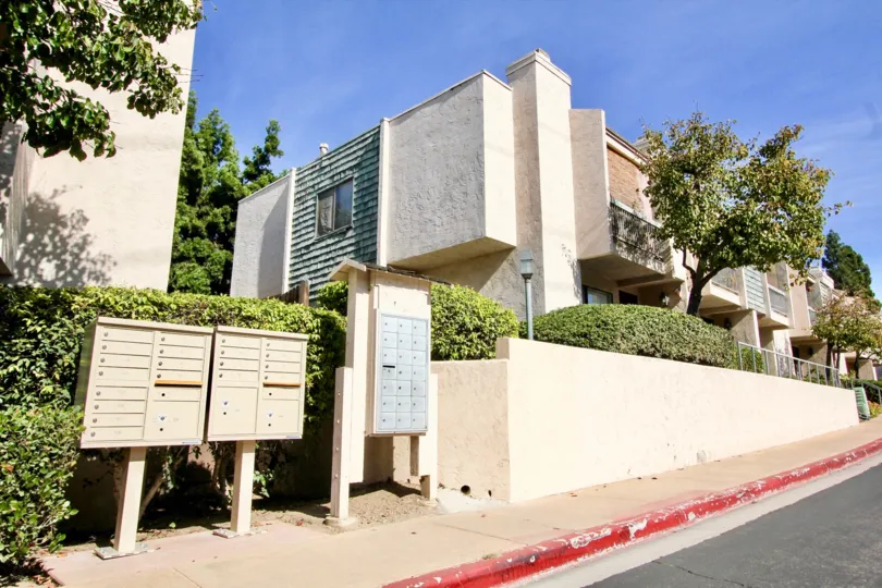 Community: Pacific Racquet Club  City: Clairemont Mesa  State: California