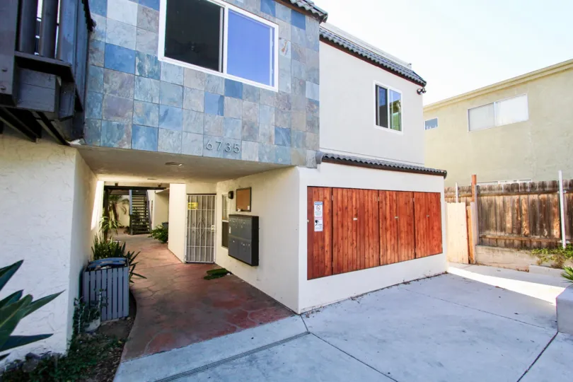 Amherst Estates ,: College Area , California, tiled wall, white building