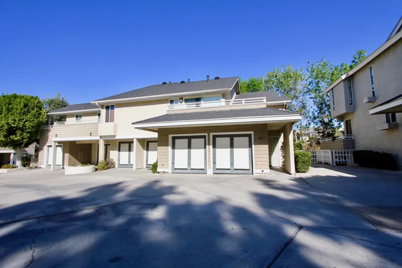 Beautiful house in Canyon Trails  with beautiful windows, a 2 car garage, and gorgeous architecture.  large cement driveway.