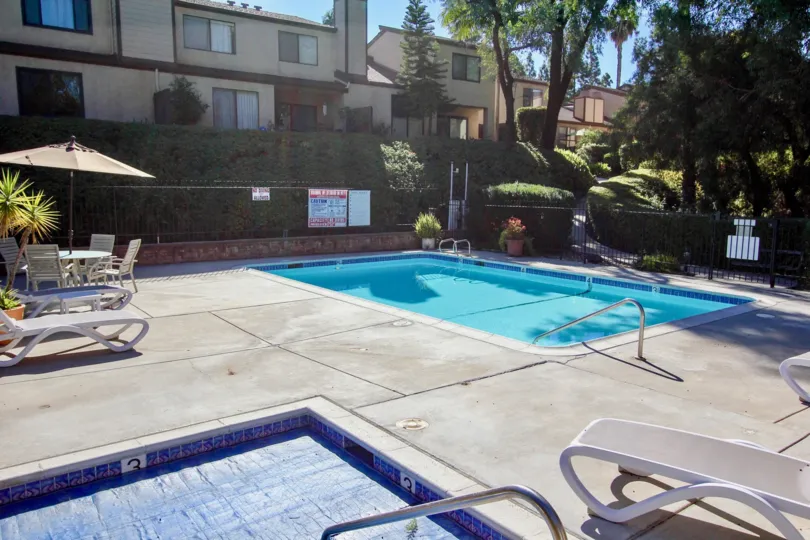Swimming pool and Jacuzzi at Chateau Marquis in College Area California