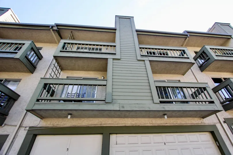 Beautiful apartmetn with nice infrastructure in College Park Townhomes of College Area