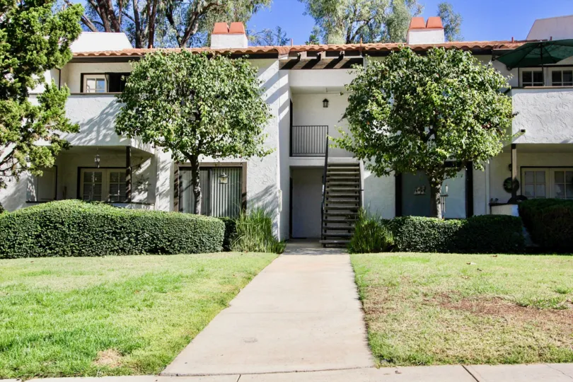 Walkway leading up to a residential building at Collwood Meadows in College Area California