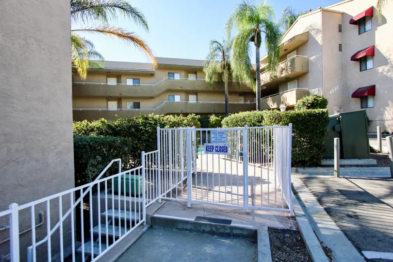 Glenridge , College Area  ,California, beige building,trees