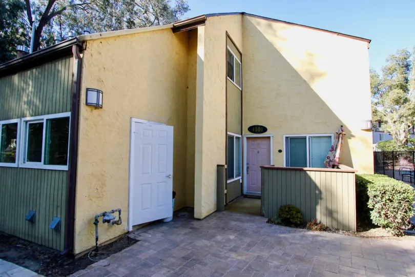 Lake Park Villas  ,College Area  , California, old building, trees