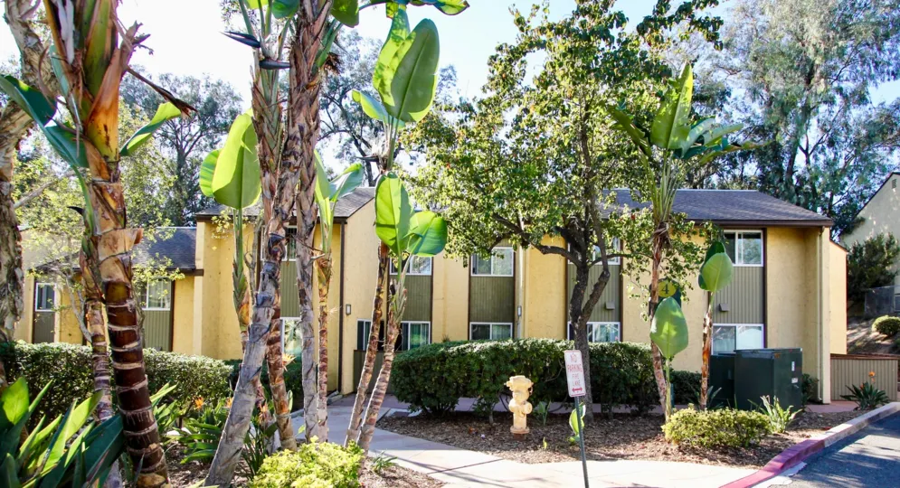 Lake Park Villas located in College Area, California