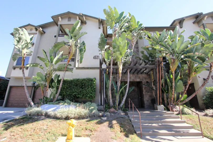 Beautiful Summit Place  Apartments, College Area, California