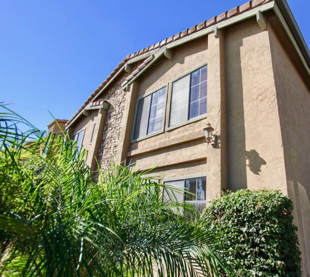 A SUNNY DAY IN THE TALMADGE VILLAS WITH THE APARTMENT, PLANTS