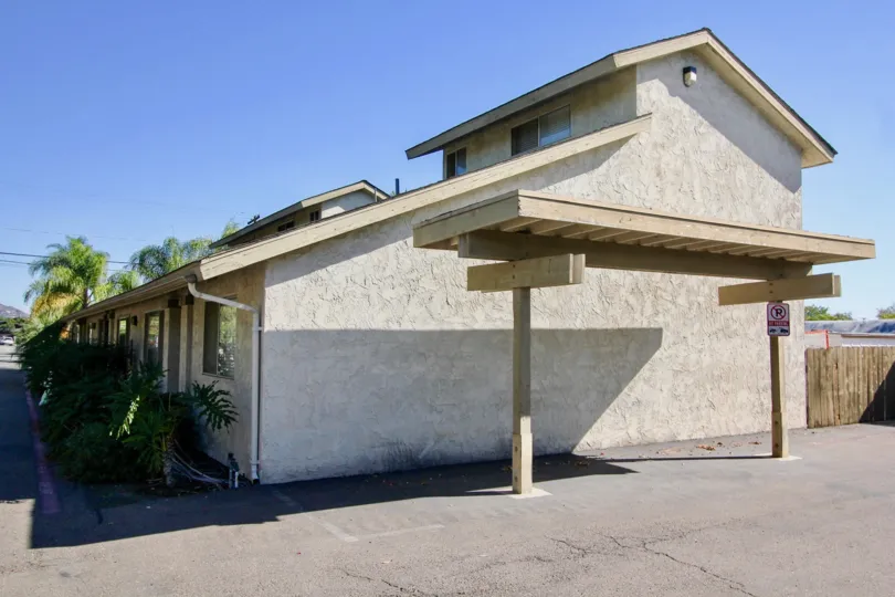 Wellington Townhomes ,College Area ,California,rough wall,shadow