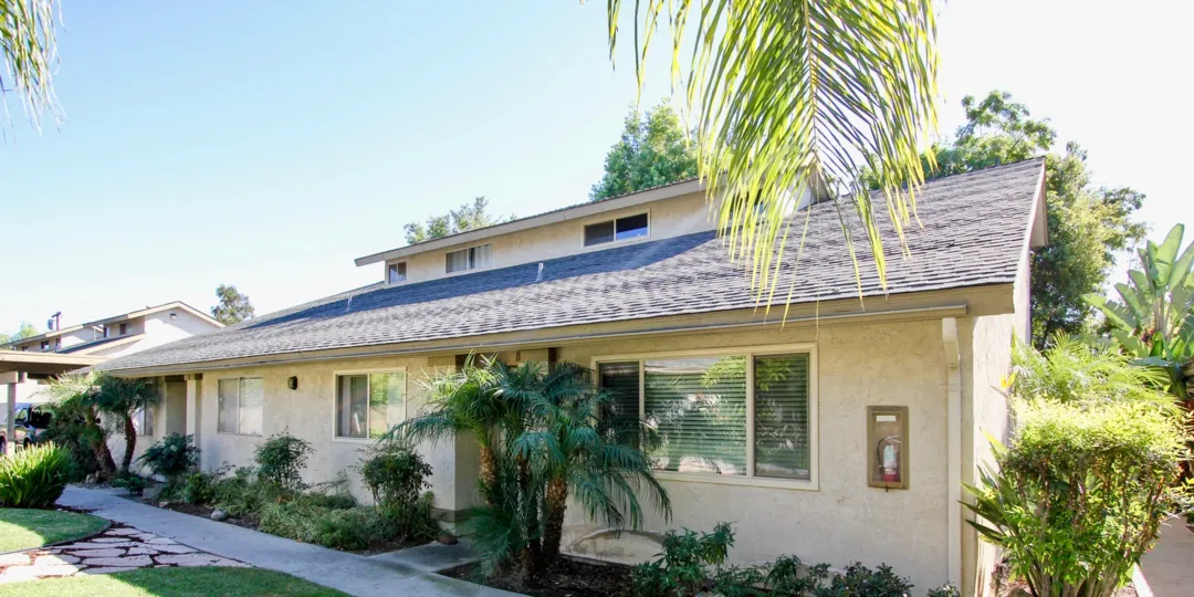 A SHINY DAY IN THE Wellington Townhomes WITH BEAUTIFUL HOUSE