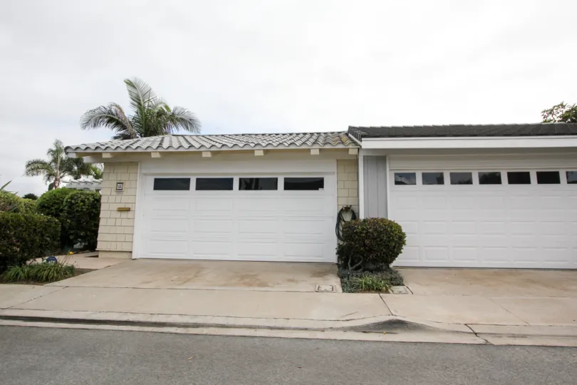 IN California a most attractiveBahama Village with beautiful tree and garden comfortable climate clean way visit with with family in weekend