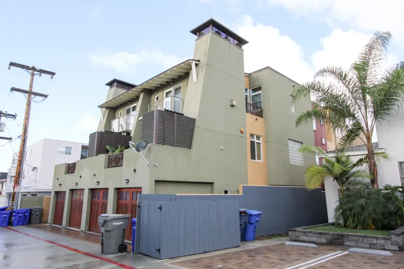 Clean and well kept two story condos in Coronado, CA privacy and close to the beach