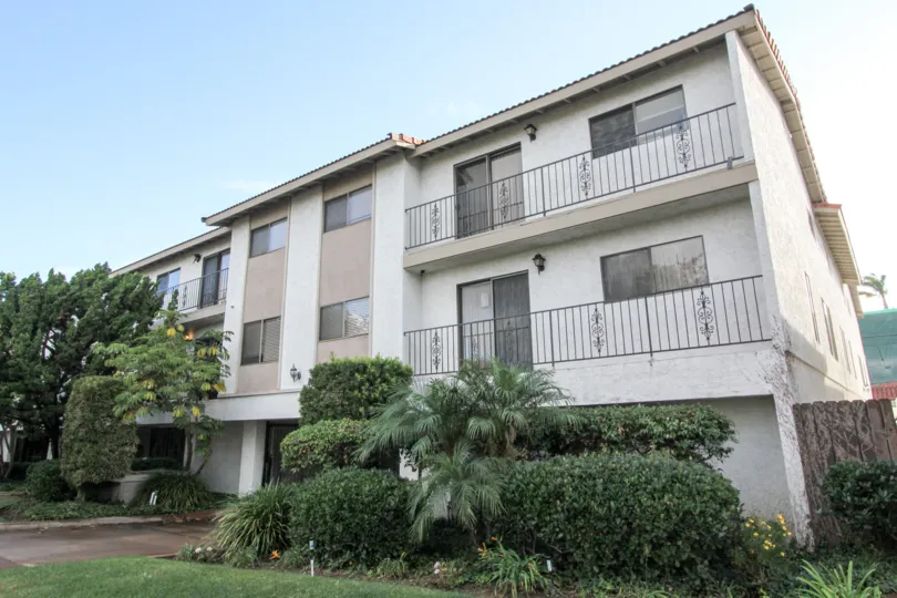 Casa De Mayo's three story residential units in Coronado Caliornia