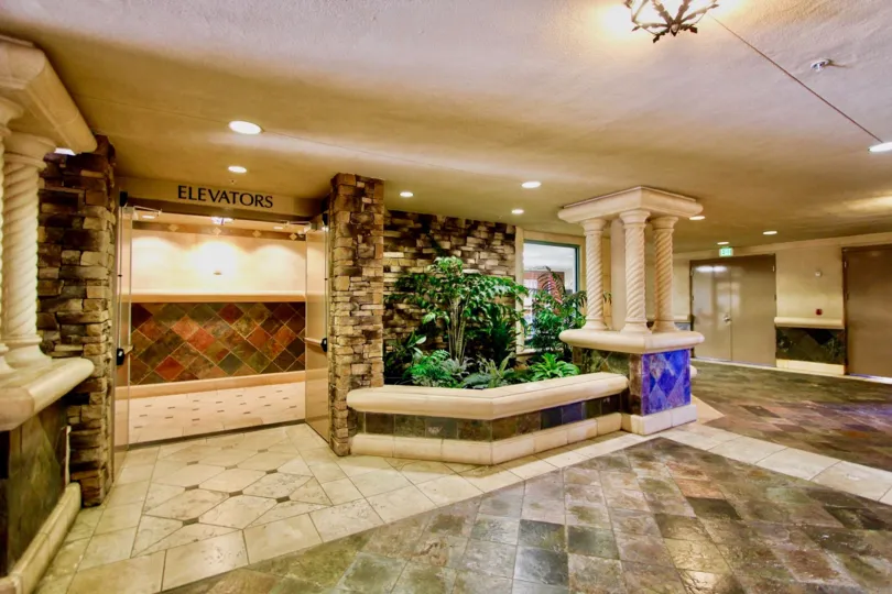 An elevator in Regatta Bay providing the hotel efficient method.
