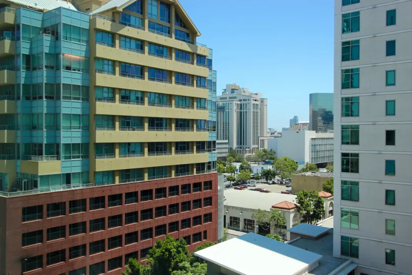 Acqua Vista High Rise with a view in sunny downtown San Diego