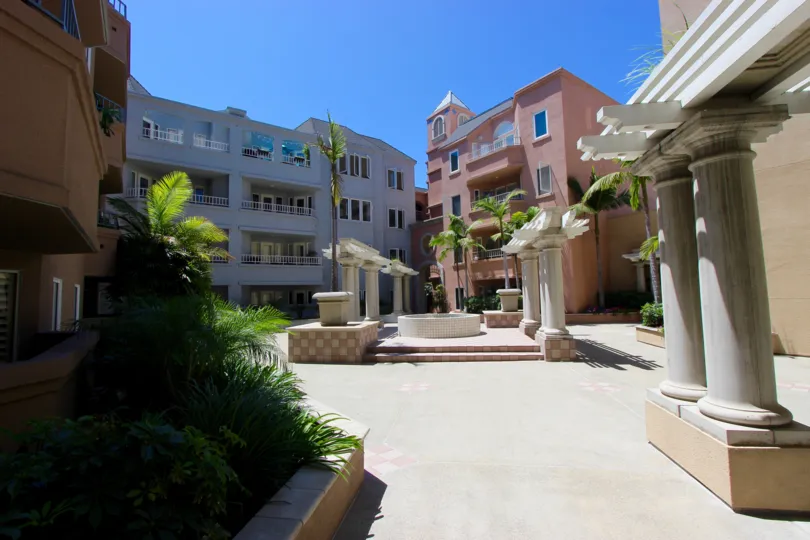 Secluded and sunny courtyard at Columbia Place in Downtown San Diego, California