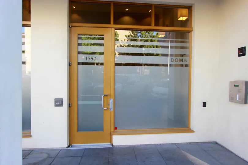 THE HOTEL IN THE DOMA WITH ELECTRONIC BOX, GLASS DOORS, SENSOR.