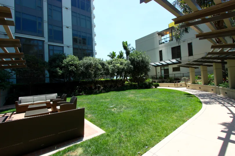 A lovely day at the outdoor lounge area at Electra.