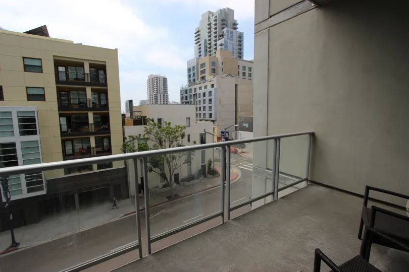 A balcony in the Fahrenheit reminding me off the those groovy rainy days.
