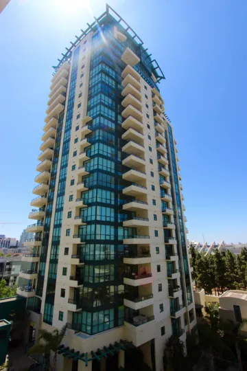 Horizons community in downtown San Diego California beautiful architecture