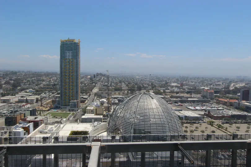 the build is tallest than other bulds in this city