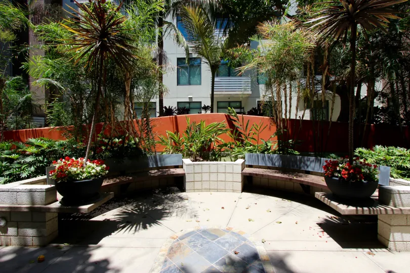 This is a nice place which has lot of trees and plants and the back side of the place the flat is there in the M2i