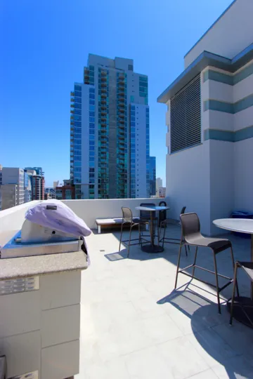 Nexus Condos encompass an innovative stepped architecture with burnished brick, metal trellises, projected balconies, roof-lines and exposed steel beams. Amenities include a fitness center, clubhouse, underground parking and a 7th floor common terrace.
