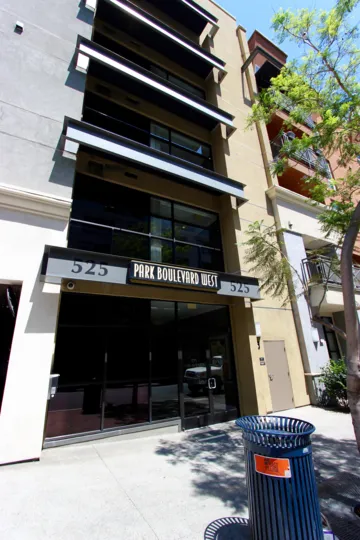 An entrance to a building in Park Blvd West neighborhood, no. 525