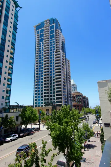 Pinnacle, City: Downtown San Diego, nice buildings with so many floors