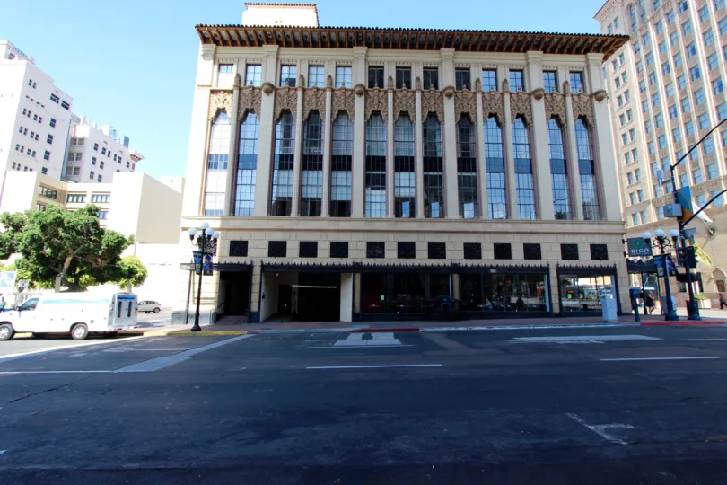 The building front of Samuel Fox Lofts