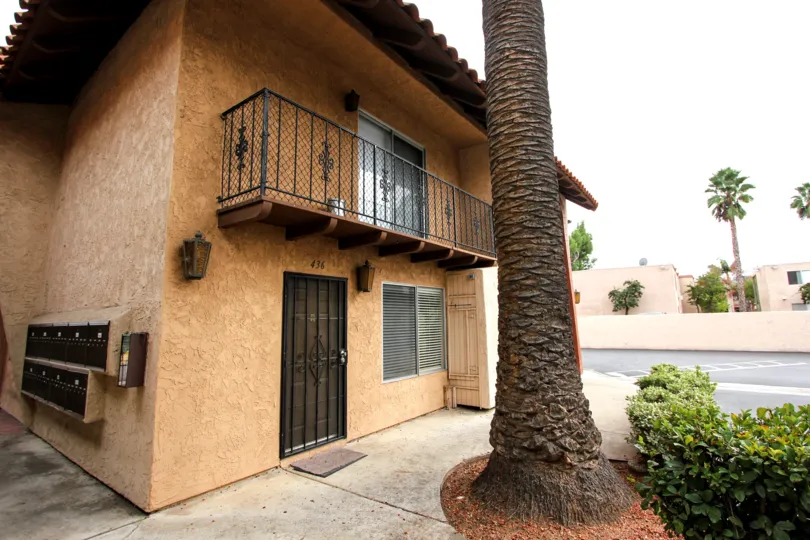 small and beautiful most attractive house with beautiful tree with comfortable climate visit with family in weekend