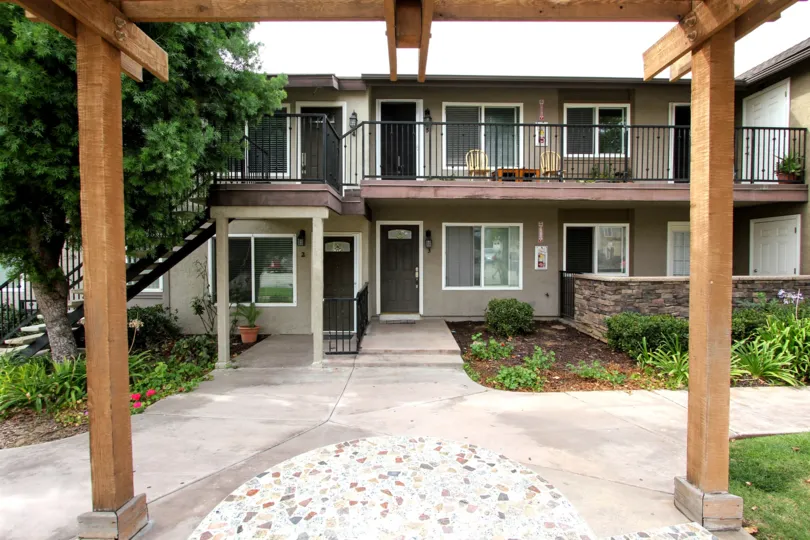 ALT="Arbors of Oakdale Community at El Cajon in California"