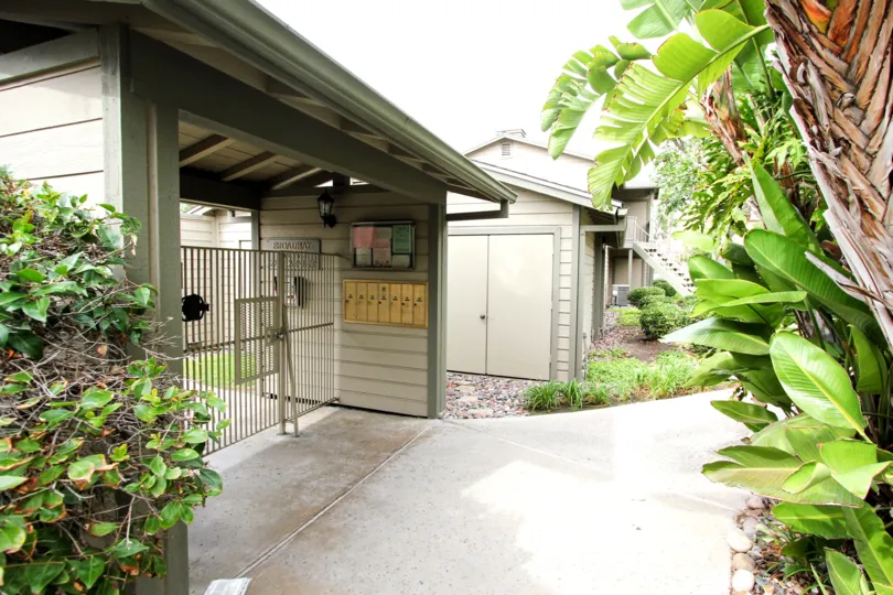 SMALL AND BEAUTIFUL HOUSE WITH GARDEN AND COMFORTABLE CLIMATE VISIT WITH FAMILY IN WEEKEND