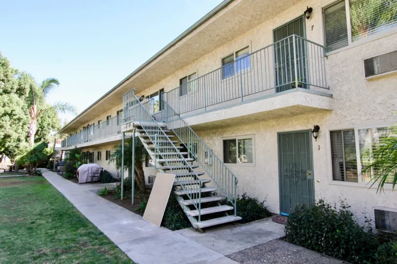Community of Emerald Estates's beautiful apartments, El Cajon, California