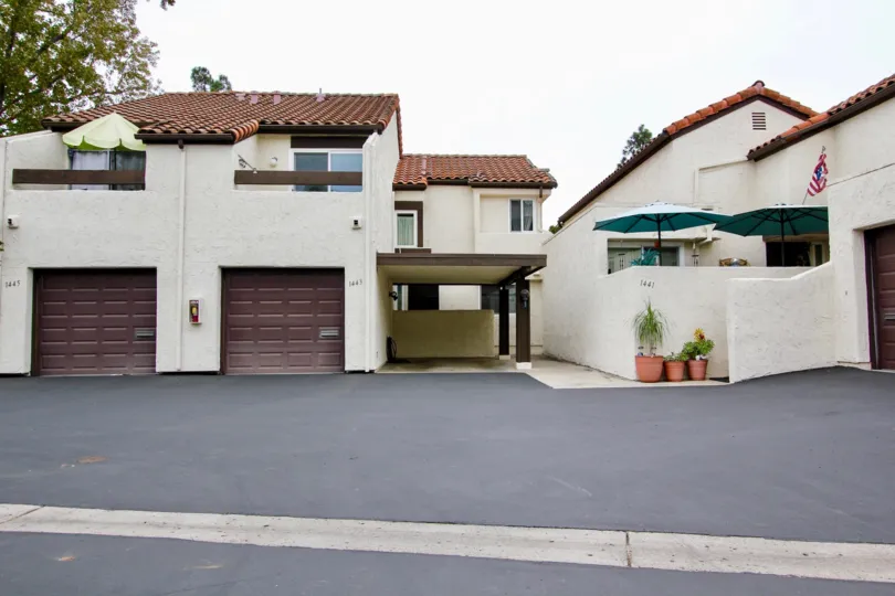 A nice view of some houses in Lakeridge Park in the city of El Cajon, CA. Note the balcony and garages.