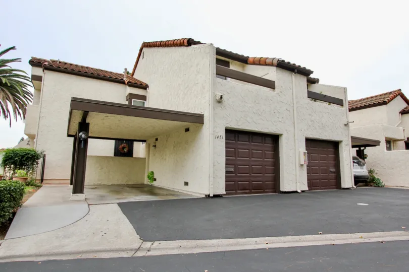 ALT="Lakeridge Park Community at El Cajon in California"