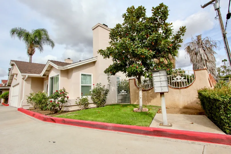 el cajon a most attractive bungalow with beautiful tree and garden comfortable climate clean way visit with with family in weekend