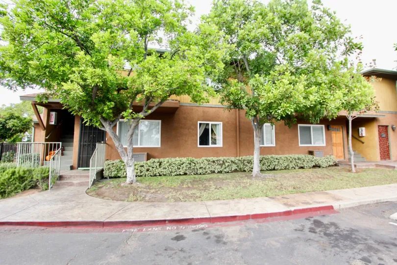 a most attractive bungalow with beautiful tree and garden comfortable climate clean way visit with with family in weekend
