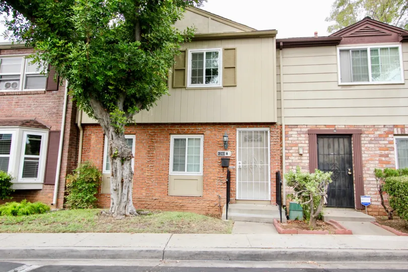 a most attractive bungalow with beautiful tree and garden comfortable climate clean way visit with with family in weekend
