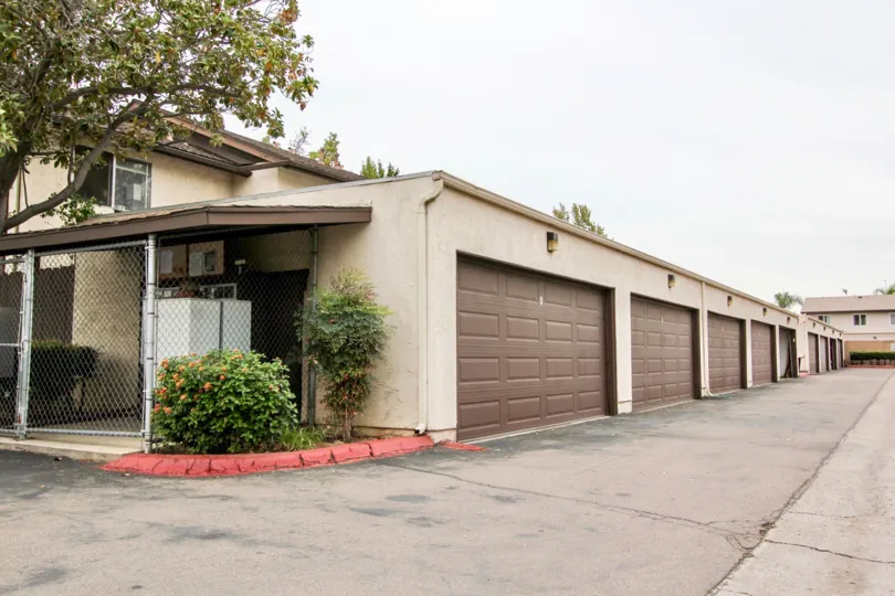 small and beautiful most attractive house long and clean waywith comfortable climate visit with family in weekend