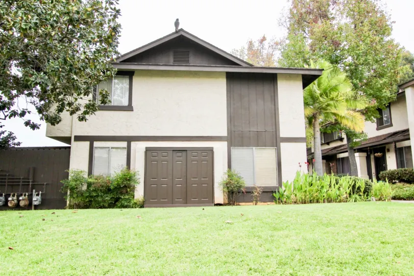 Mollison Villas El Cajon California house with large garden