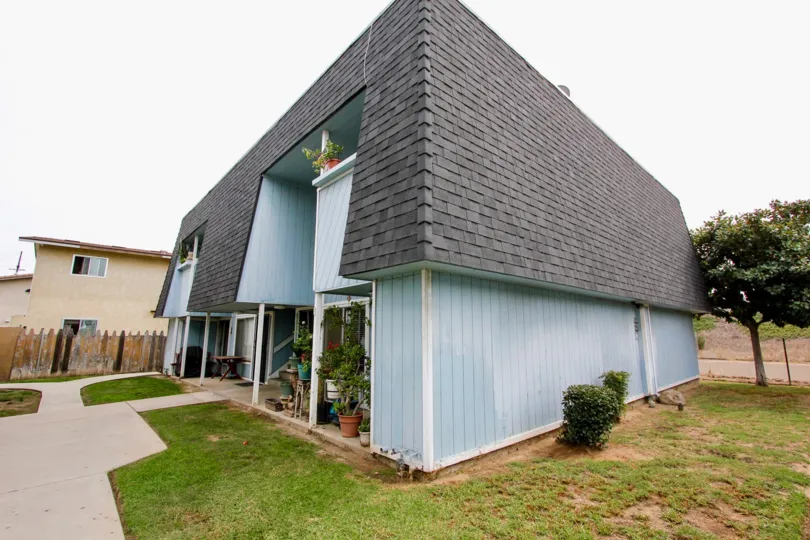 ALT="Naranca Manor Community at El Cajon in California"