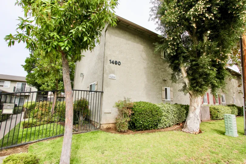 ALT="Naranca Villas Community at El Cajon in California"