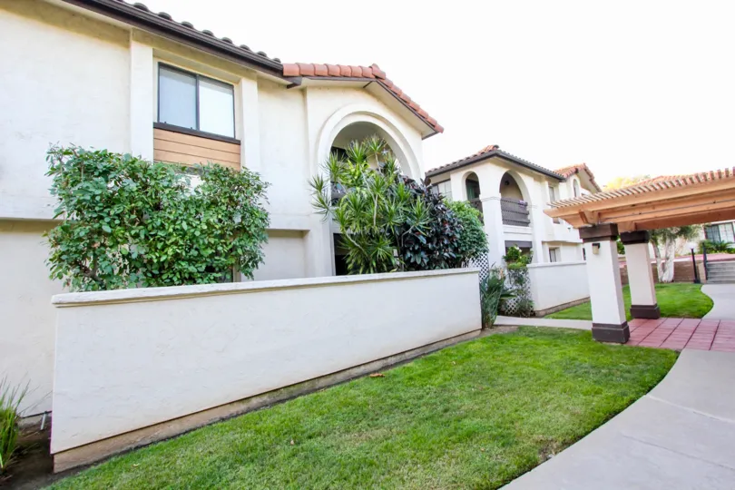 a most attractive bungalow with beautiful tree and garden comfortable climate clean way visit with with family in weekend