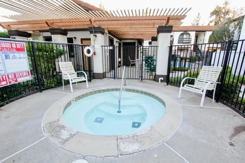 A BEAUTIFUL SWIMMING POOL WITH FULL OF WATER IN A VILLA