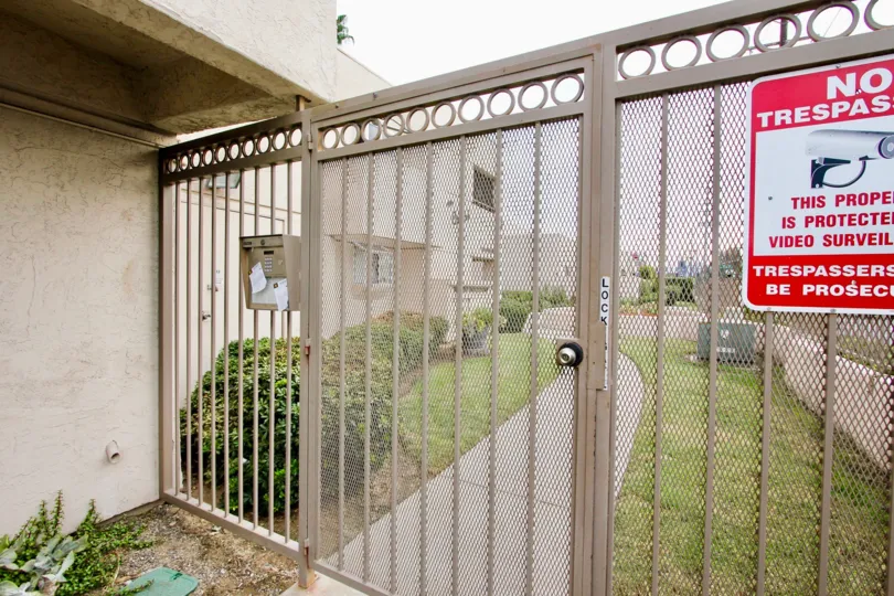 a most attractive bungalow with beautiful tree and garden comfortable climate clean way visit with with family in weekend
