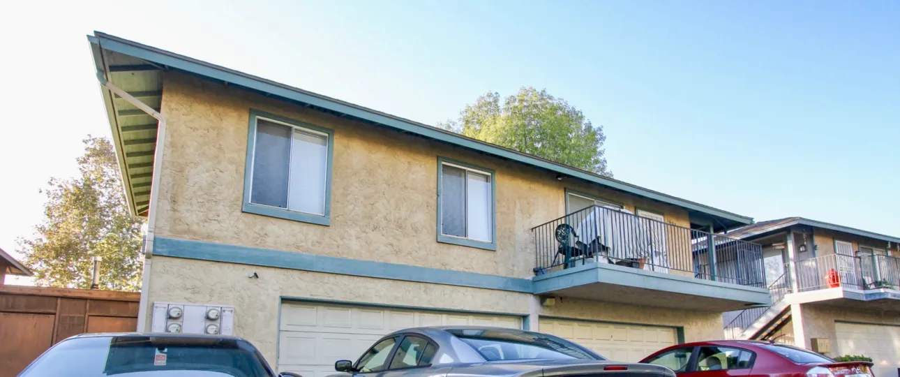 most attractive house with beautiful car with comfortable climate visit with family in weekend