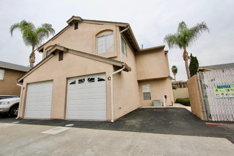 A BEAUTIFUL BIG VILLA AND HAVING A NICE WINDOWS LOT OF TRESS