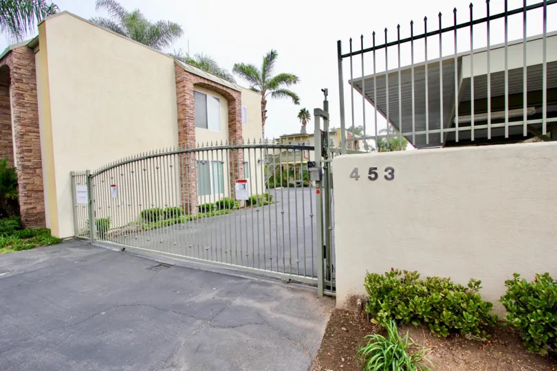 A BEAUTIFUL BIG VILLA AND HAVING A NICE WINDOWS LOT OF TRESS