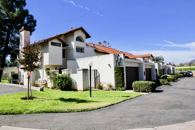 A sunny day outside the Sunset Hills Terrace community.